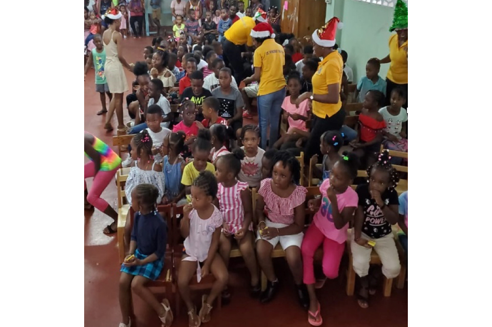 Lions bring Christmas Cheer to Biabou Methodist School - Searchlight