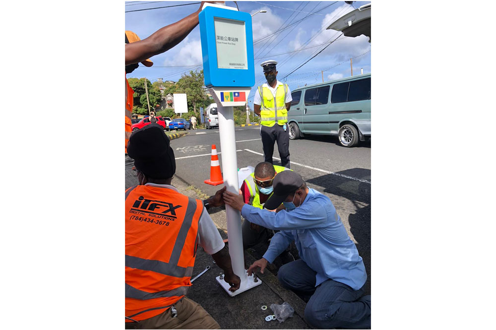 Smart bus stops being installed at 40 locations - Vimarsana News