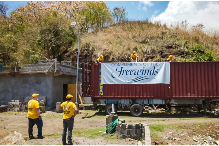 Freewinds cruise ship provides relief supplies