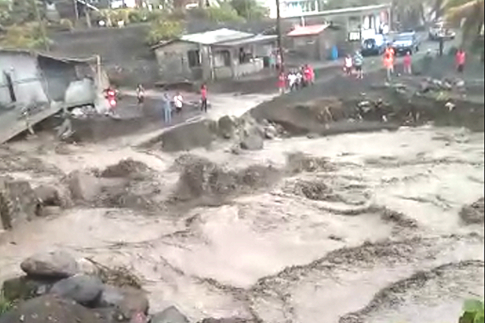 Some residents up north don't plan to relocate despite pounding – Searchlight - Vimarsana News