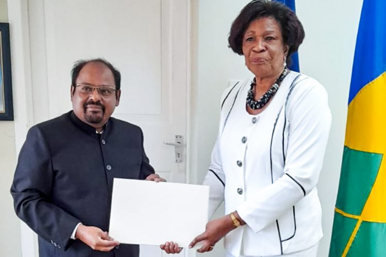 India’s High Commissioner to SVG presents credentials to the Governor-General