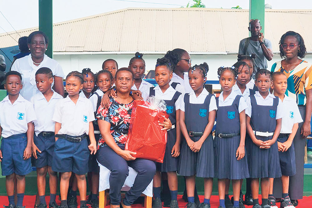 Teacher bids farewell after 40 years of service