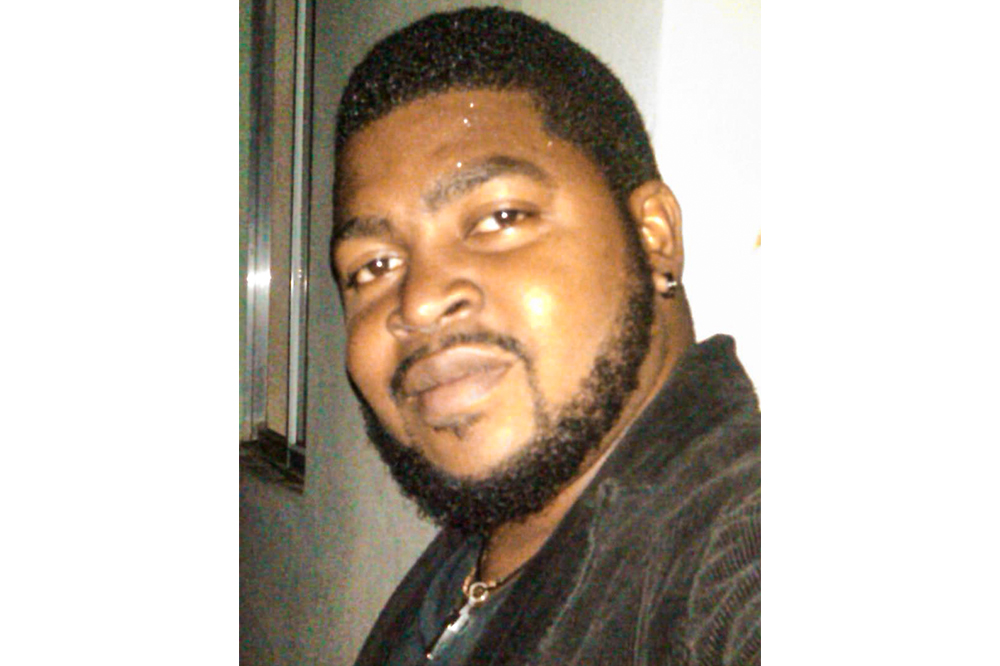 Passport racket suspect shot in Green Hill Passport racket suspect shot in Green Hill